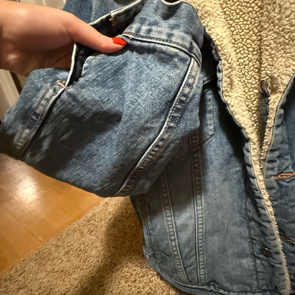 Levi's Cream Sherpa Lined Trucker Jacket - Picture 10 of 16